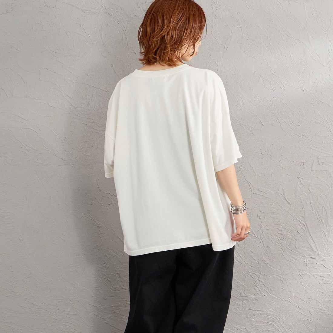 REMI RELIEF [レミレリーフ] 別注 SP加工ビッグプリントTシャツ CAT I NEED [RN28369297-JF] OFF WHITE &&モデル身長：158cm 着用サイズ：F&&