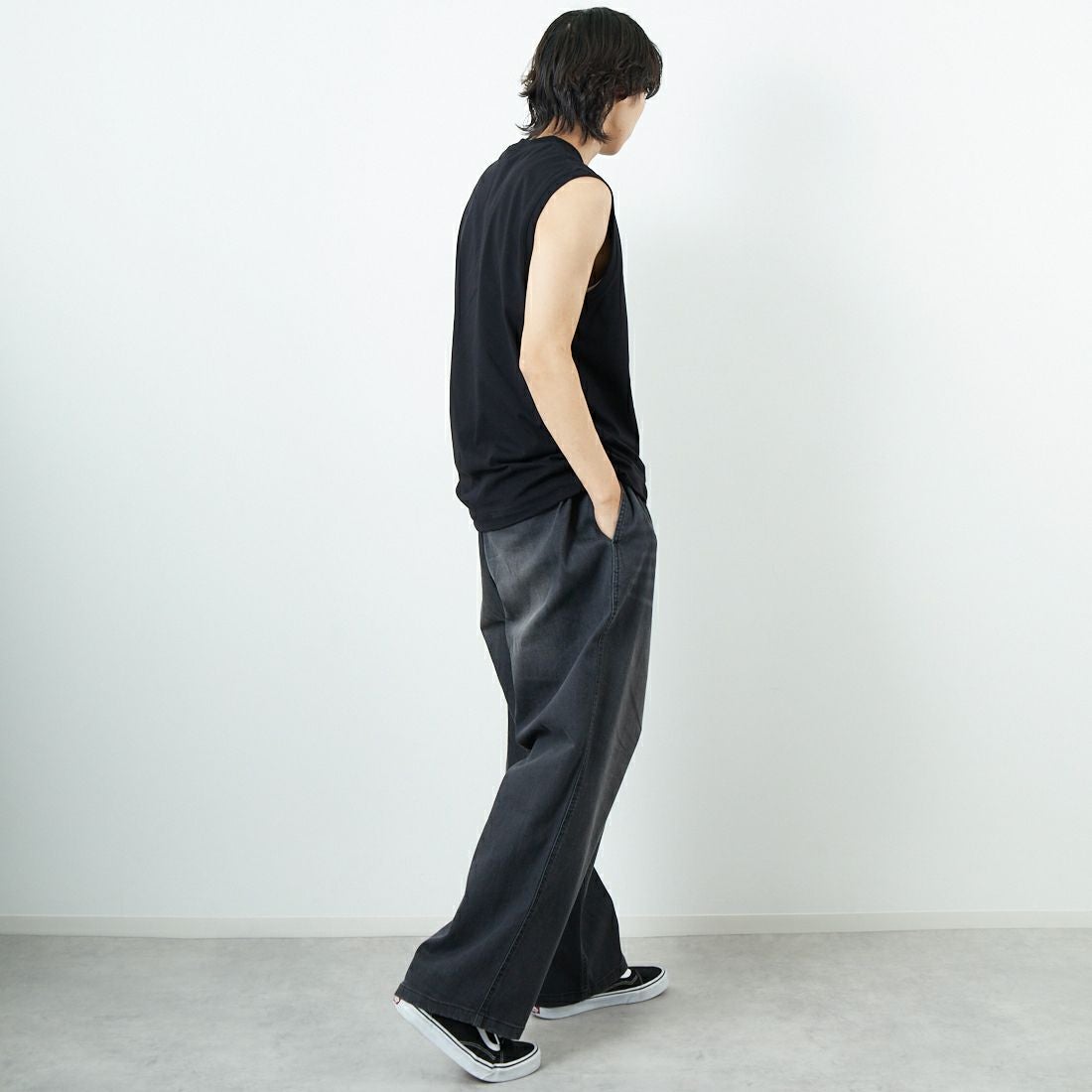 SLICK [スリック] 40/2天竺ノースリーブTシャツ [5230123] 700 BLACK &&モデル身長：179cm 着用サイズ：1&&