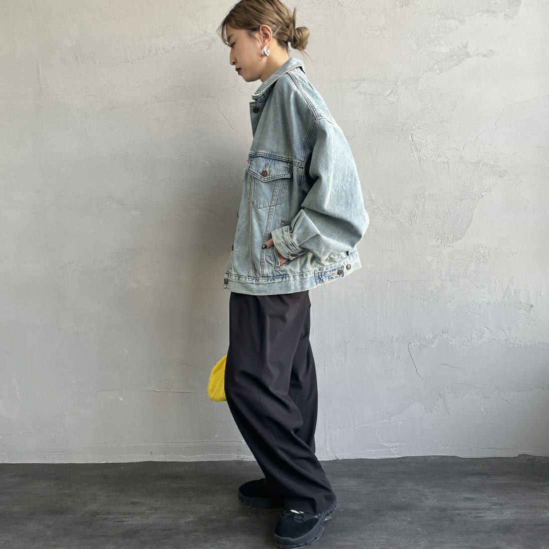 LEVI'S [リーバイス] 90S トラッカージャケット [A1743-01] 35 I TOLD &&モデル身長：150cm 着用サイズ：S&&