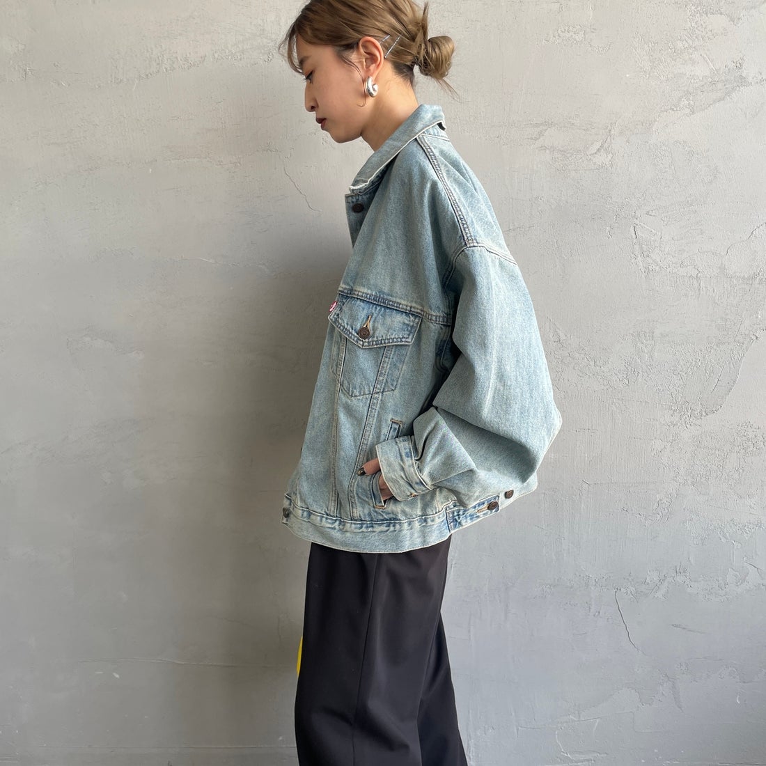 LEVI'S [リーバイス] 90S トラッカージャケット [A1743-01] 35 I TOLD &&モデル身長：150cm 着用サイズ：S&&