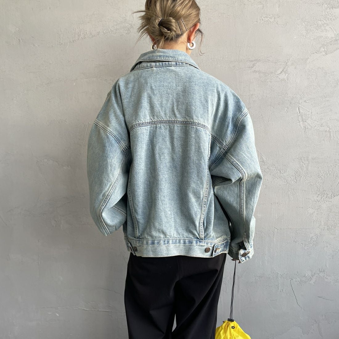 LEVI'S [リーバイス] 90S トラッカージャケット [A1743-01] 35 I TOLD &&モデル身長：150cm 着用サイズ：S&&