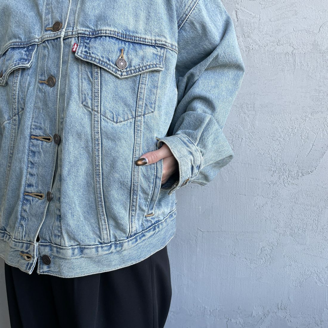 LEVI'S [リーバイス] 90S トラッカージャケット [A1743-01] 35 I TOLD &&モデル身長：150cm 着用サイズ：S&&