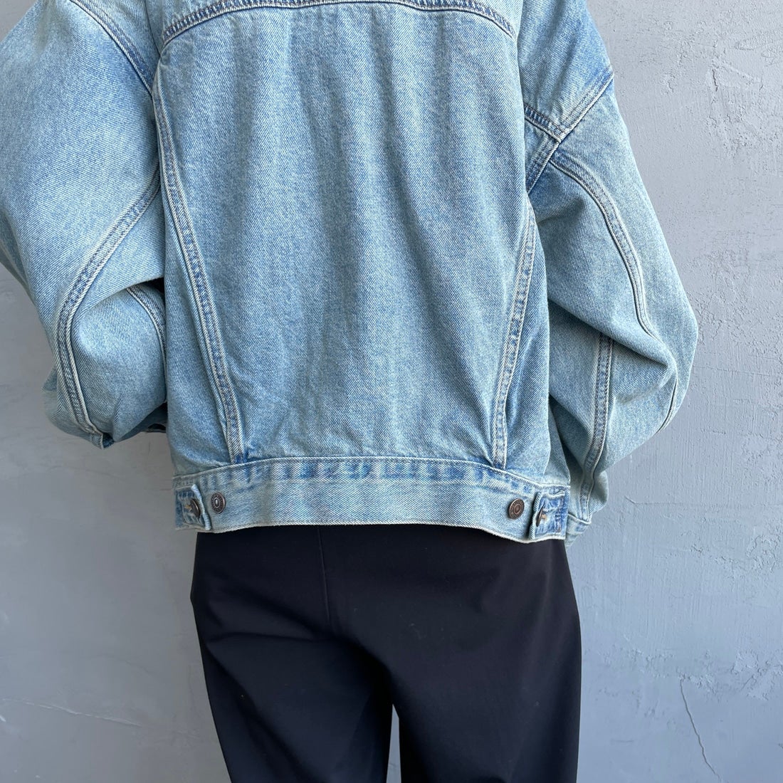 LEVI'S [リーバイス] 90S トラッカージャケット [A1743-01] 35 I TOLD &&モデル身長：150cm 着用サイズ：S&&