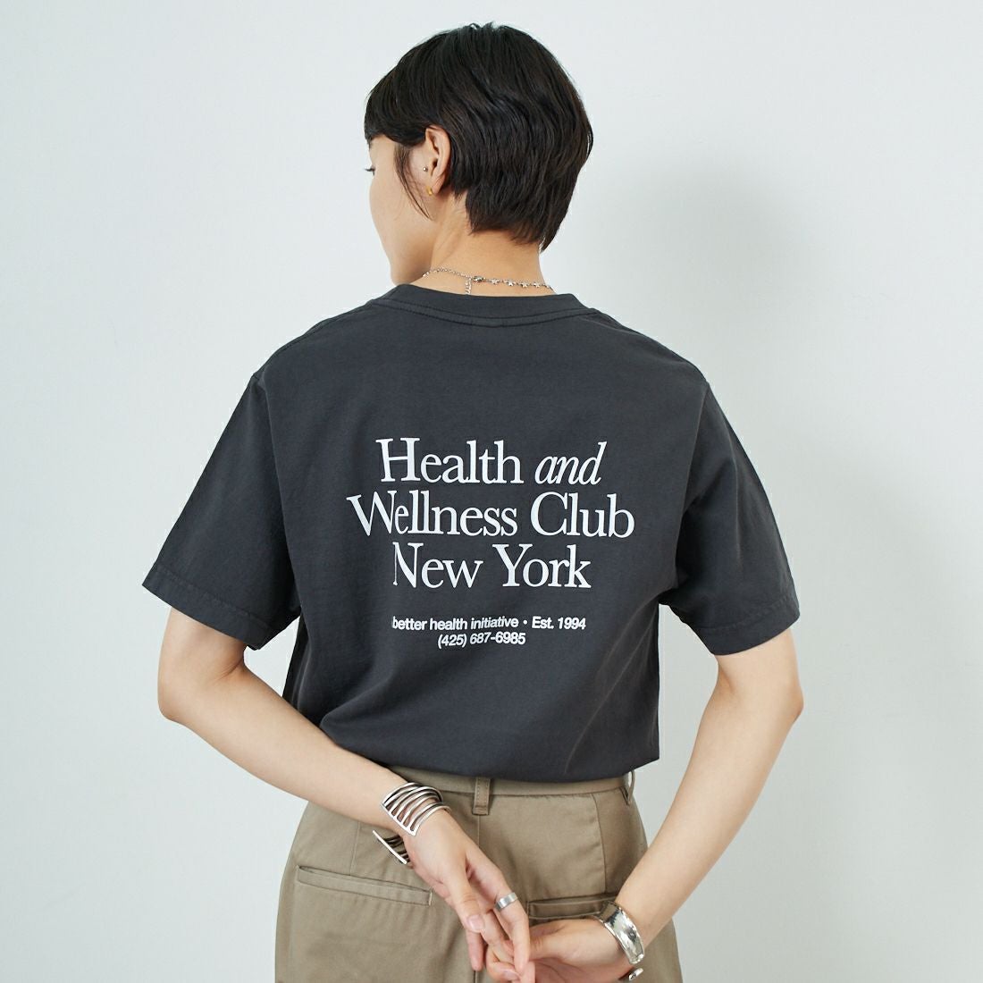 Sporty&Rich [スポーティアンドリッチ] HWCNY ショートスリーブTシャツ [TO043622016] F.BLACK &&モデル身長：160cm 着用サイズ：S&&