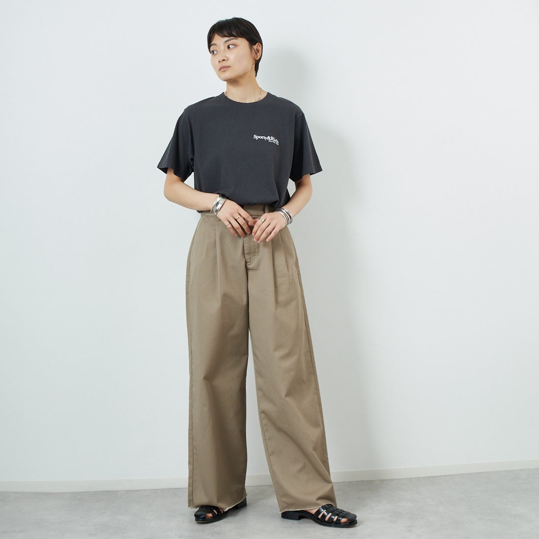 Sporty&Rich [スポーティアンドリッチ] HWCNY ショートスリーブTシャツ [TO043622016] F.BLACK &&モデル身長：160cm 着用サイズ：S&&