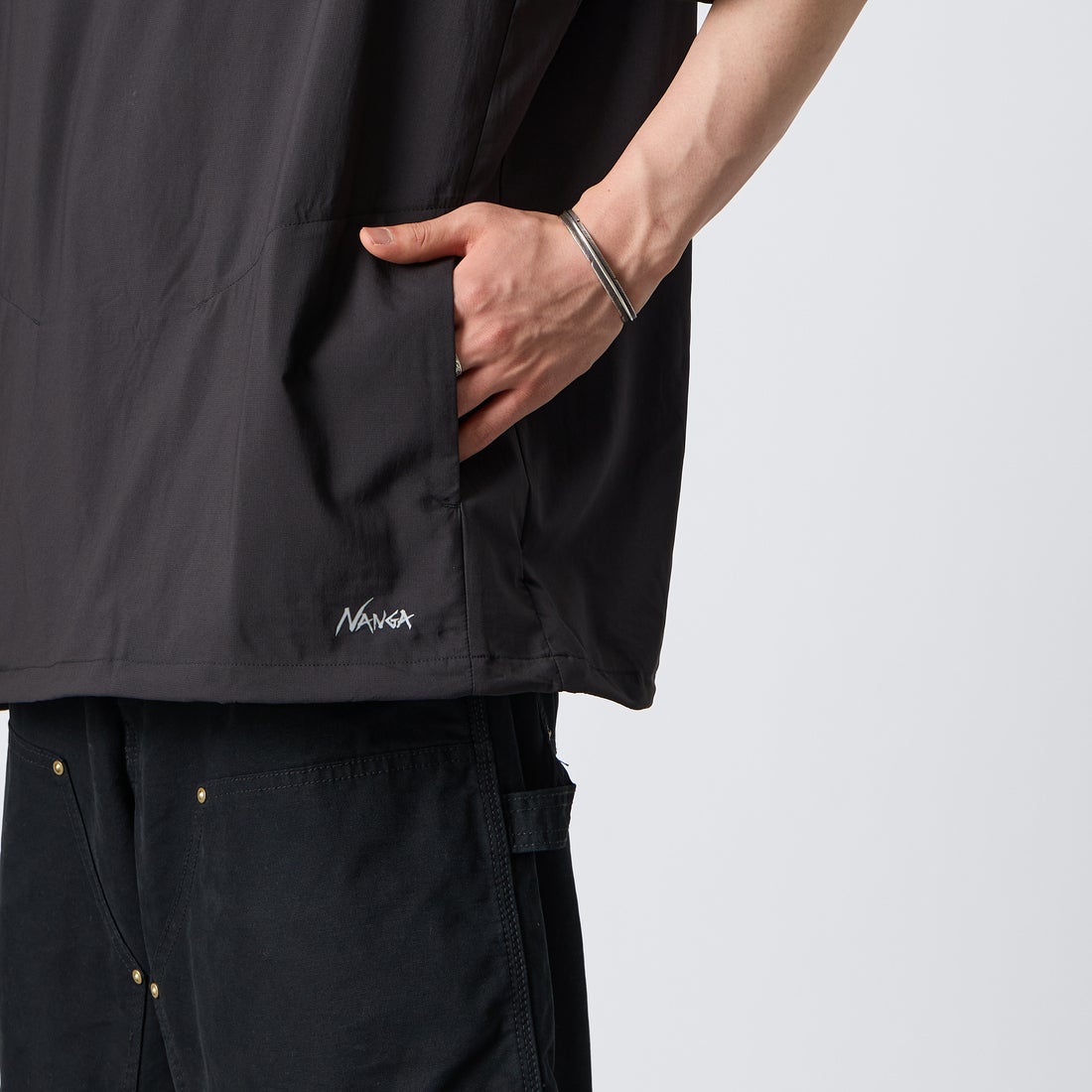 NANGA [ナンガ] PLC エクスカーションTシャツ [N2500-1P403A] BLK &&モデル身長：177cm 着用サイズ：L&&