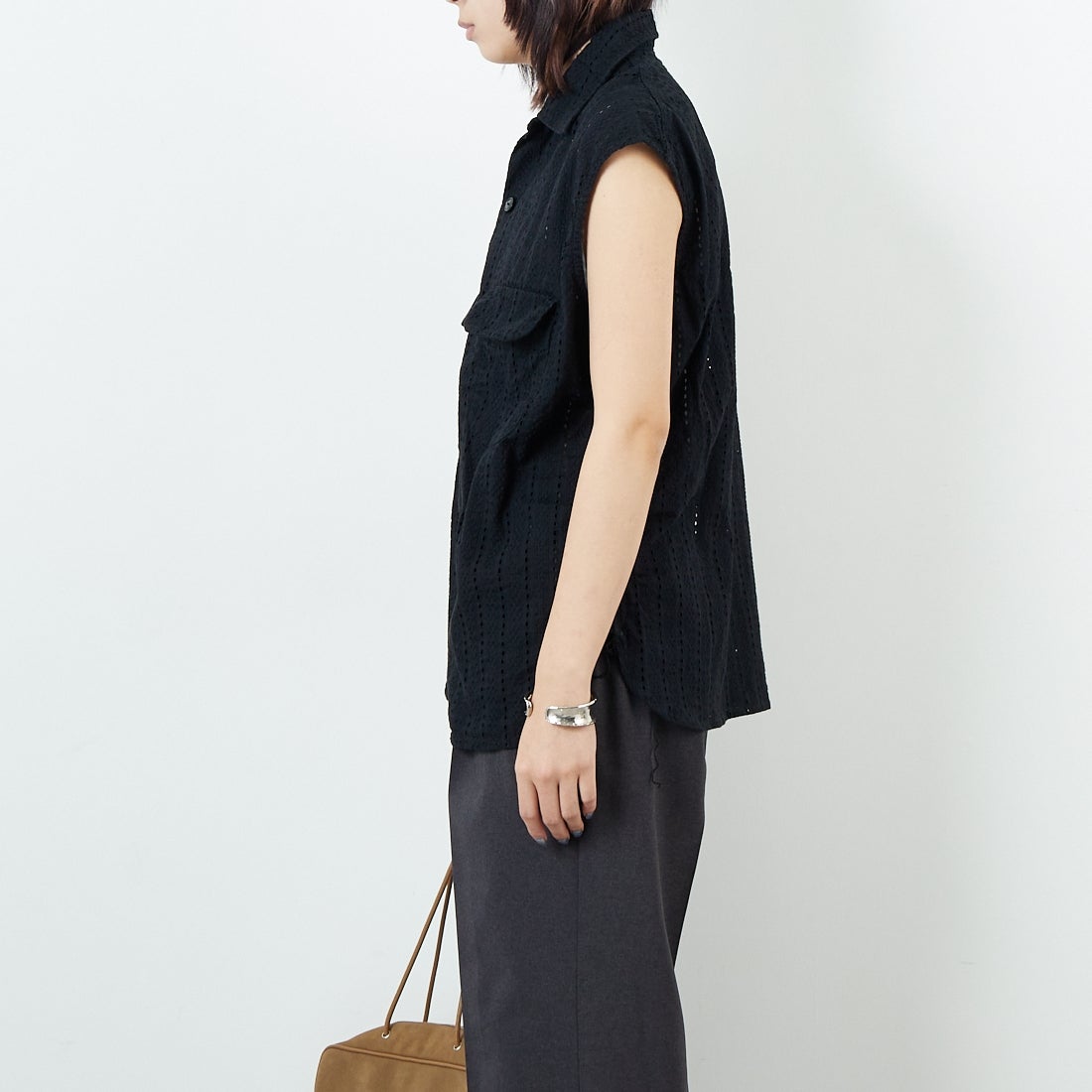 THE ALASKAN [アラスカン] ハコバストライプ ノースリーブブラウス [AL251HS16021] BLACK &&モデル身長：167cm 着用サイズ：S&&