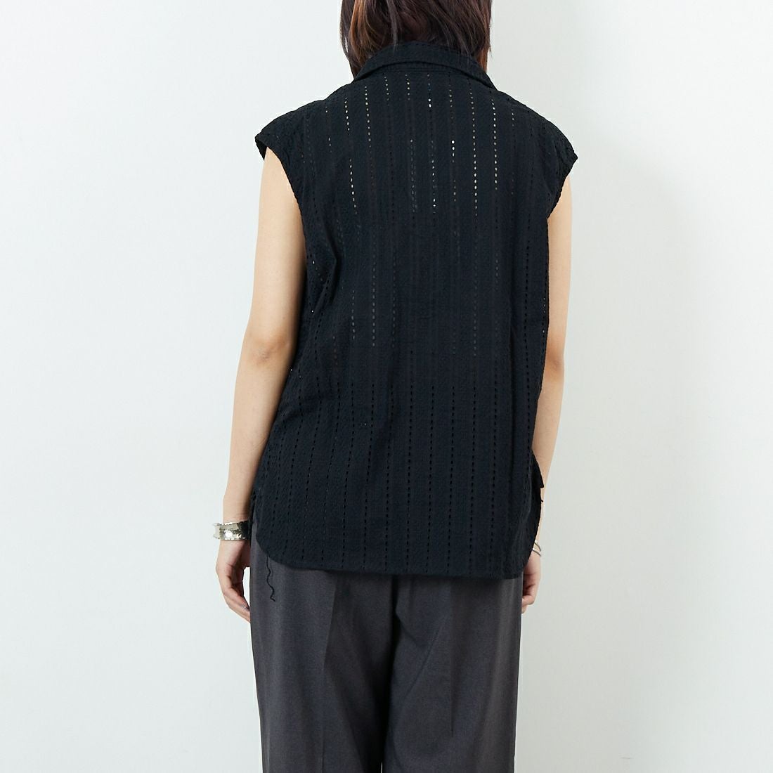 THE ALASKAN [アラスカン] ハコバストライプ ノースリーブブラウス [AL251HS16021] BLACK &&モデル身長：167cm 着用サイズ：S&&