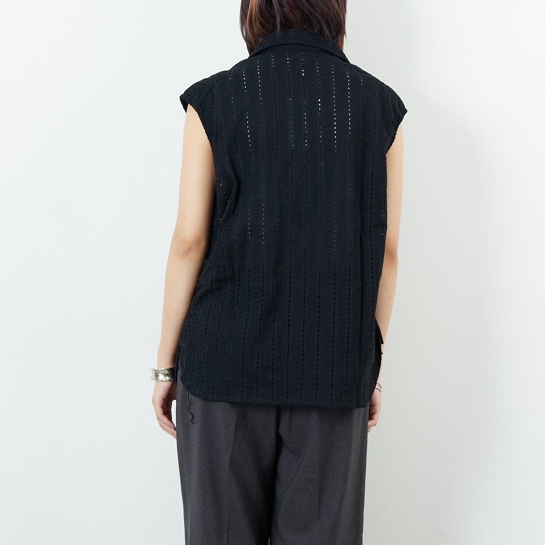 THE ALASKAN [アラスカン] ハコバストライプ ノースリーブブラウス [AL251HS16021] BLACK &&モデル身長：167cm 着用サイズ：S&&