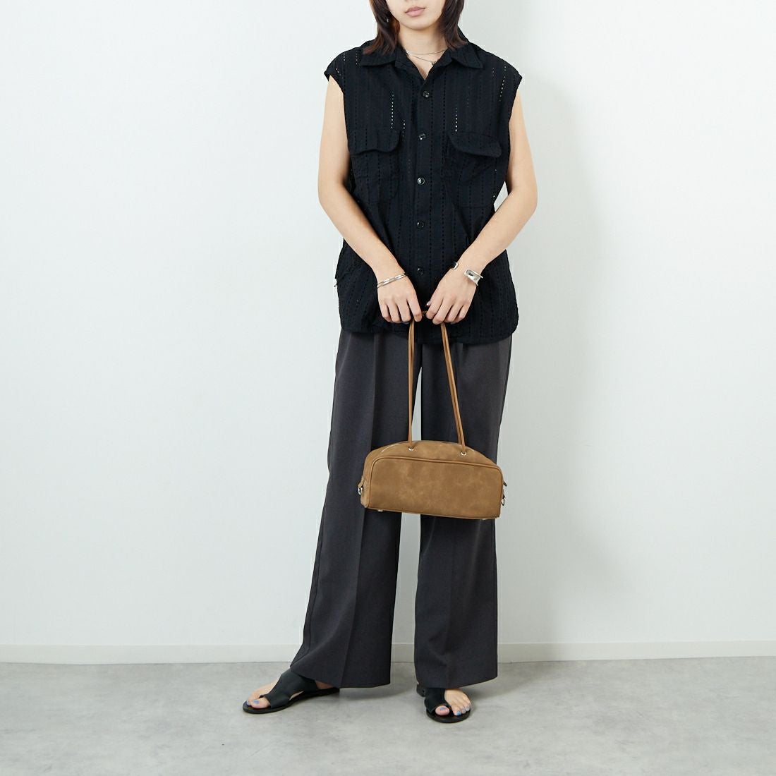 THE ALASKAN [アラスカン] ハコバストライプ ノースリーブブラウス [AL251HS16021] BLACK &&モデル身長：167cm 着用サイズ：S&&