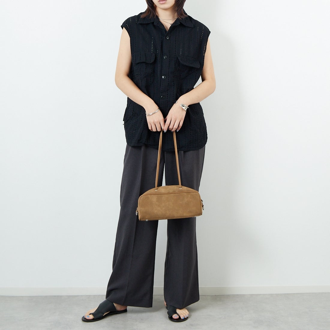 THE ALASKAN [アラスカン] ハコバストライプ ノースリーブブラウス [AL251HS16021] BLACK &&モデル身長：167cm 着用サイズ：S&&