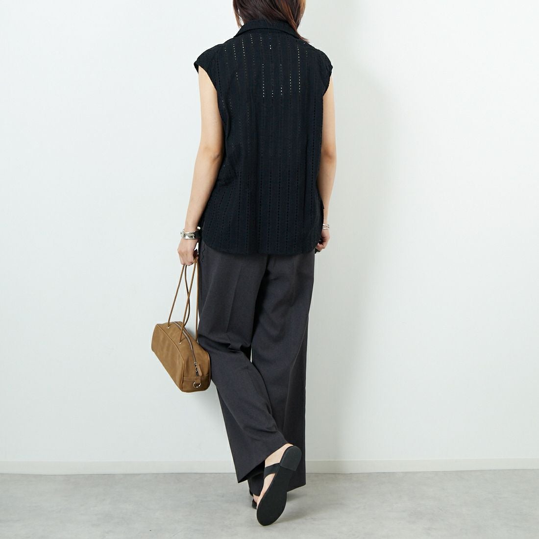 THE ALASKAN [アラスカン] ハコバストライプ ノースリーブブラウス [AL251HS16021] BLACK &&モデル身長：167cm 着用サイズ：S&&