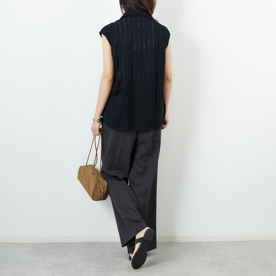 THE ALASKAN [アラスカン] ハコバストライプ ノースリーブブラウス [AL251HS16021] BLACK &&モデル身長：167cm 着用サイズ：S&&