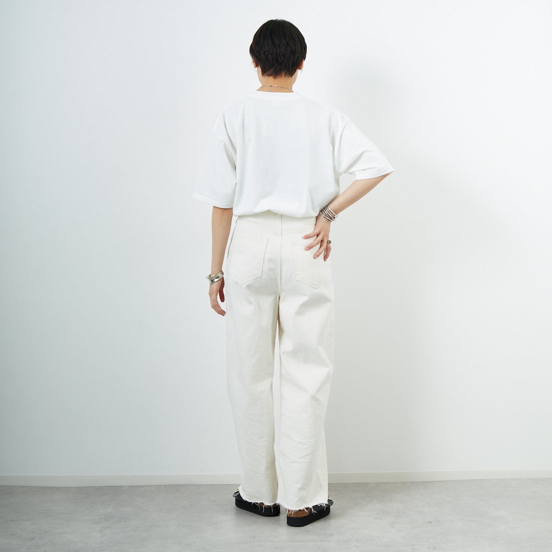 SCREEN STARS [スクリーンスターズ] 別注 ドッグ&キャットプリントTシャツ [2522-SSIN-JF] WHT CAT &&モデル身長：160cm 着用サイズ：F&&