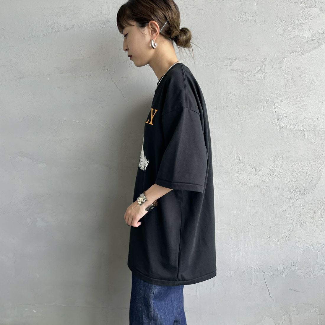 SCREEN STARS [スクリーンスターズ] 別注 ドッグ&キャットプリントTシャツ [2522-SSIN-JF] BLK DOG &&モデル身長：150cm 着用サイズ：F&&