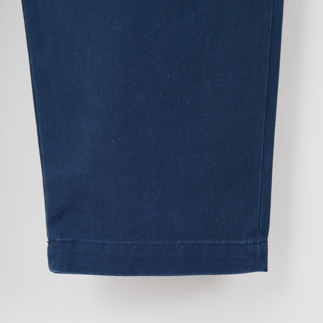 HOLIDAY [ホリデイ] DICKIES BELTED 2TUCK PANTS [25102142] NAVY