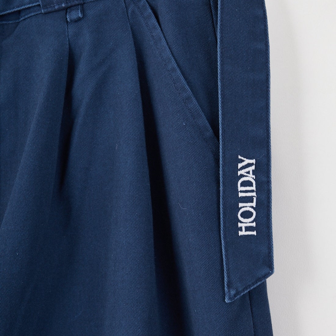 HOLIDAY [ホリデイ] DICKIES BELTED 2TUCK PANTS [25102142] NAVY