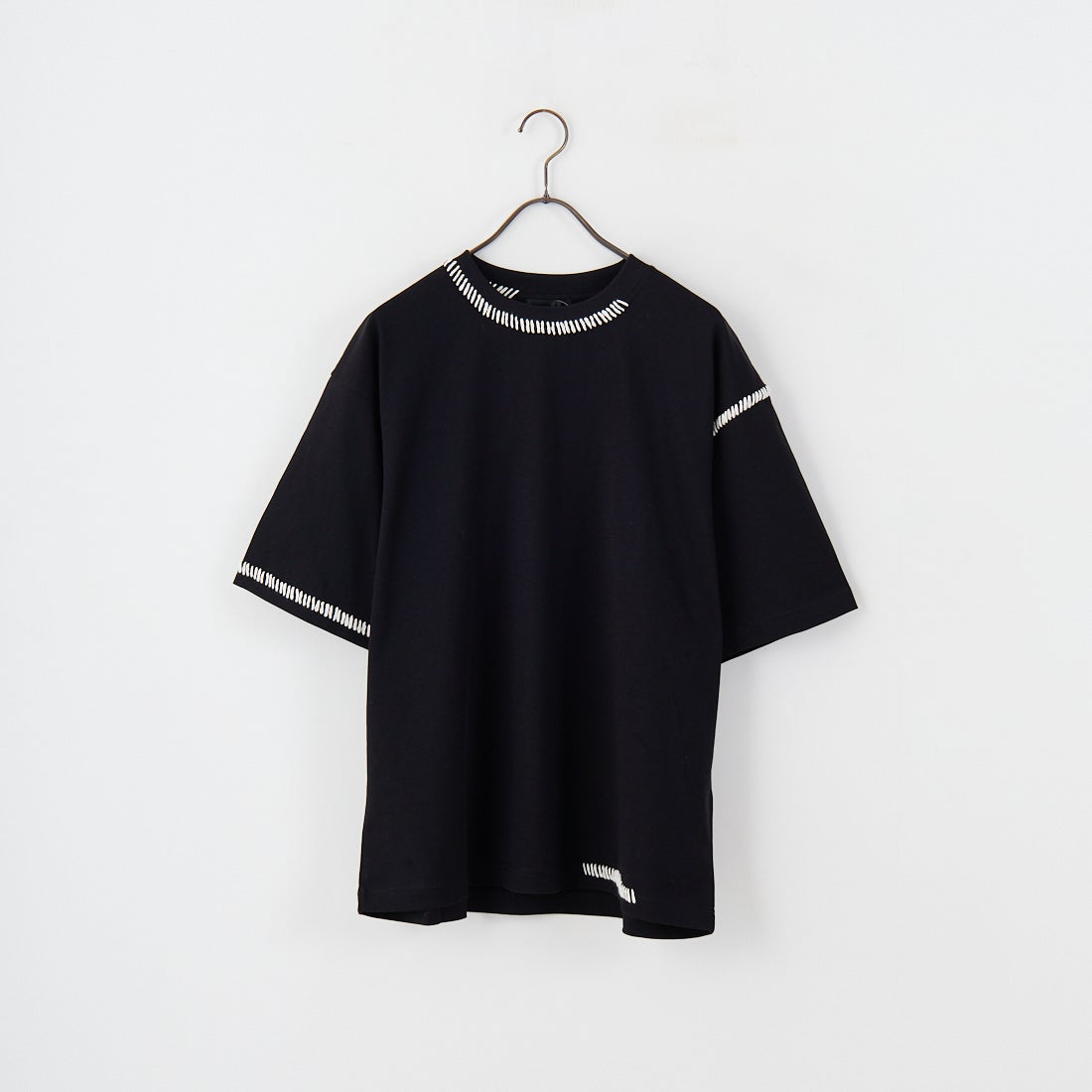 SLICK [スリック] ブランケットステッチTシャツ [5230121] 700 BLACK