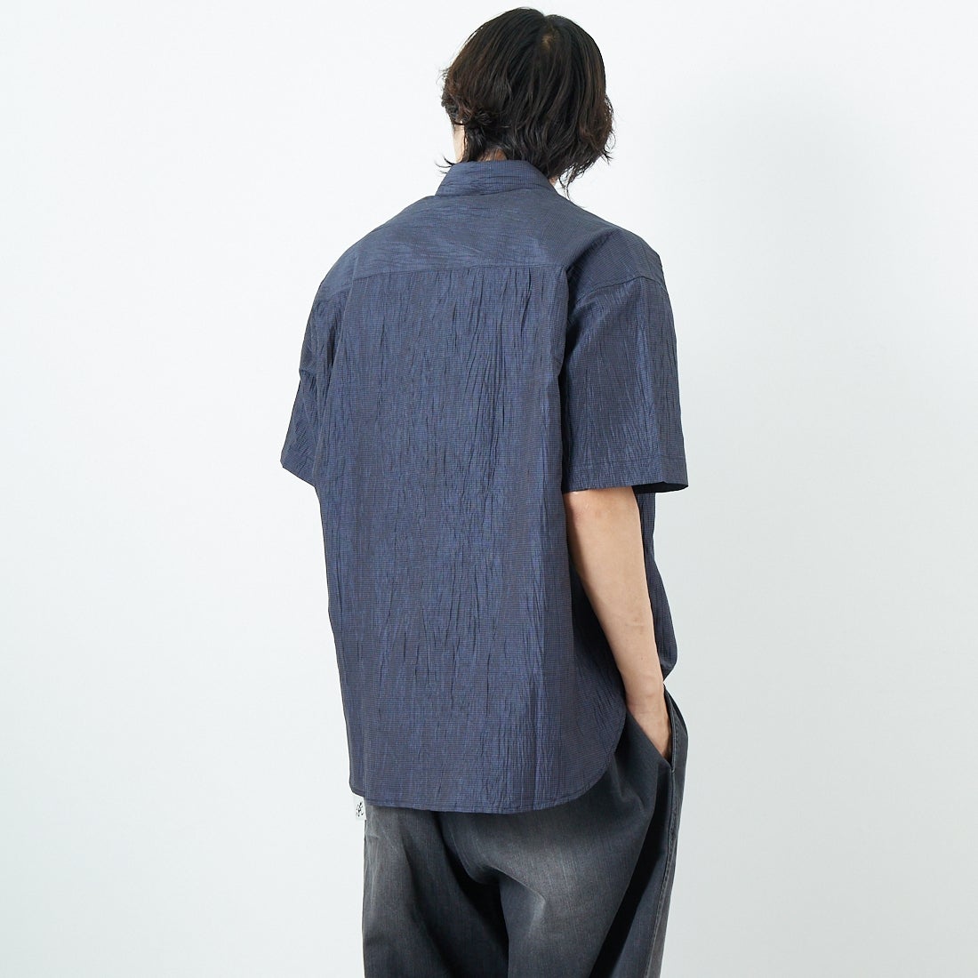 SLICK [スリック] リネンワッシャーチェックレギュラーカラーシャツ [5220109] 210 NAVY &&モデル身長：179cm 着用サイズ：1&&