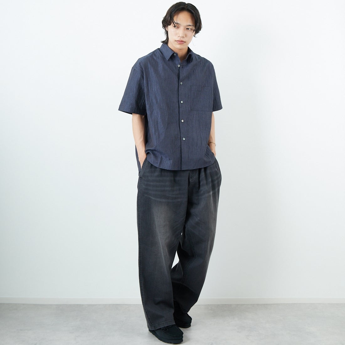 SLICK [スリック] リネンワッシャーチェックレギュラーカラーシャツ [5220109] 210 NAVY &&モデル身長：179cm 着用サイズ：1&&