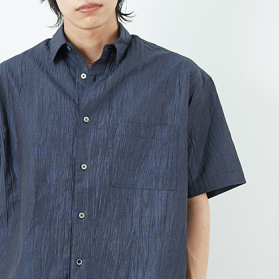 SLICK [スリック] リネンワッシャーチェックレギュラーカラーシャツ [5220109] 210 NAVY &&モデル身長：179cm 着用サイズ：1&&