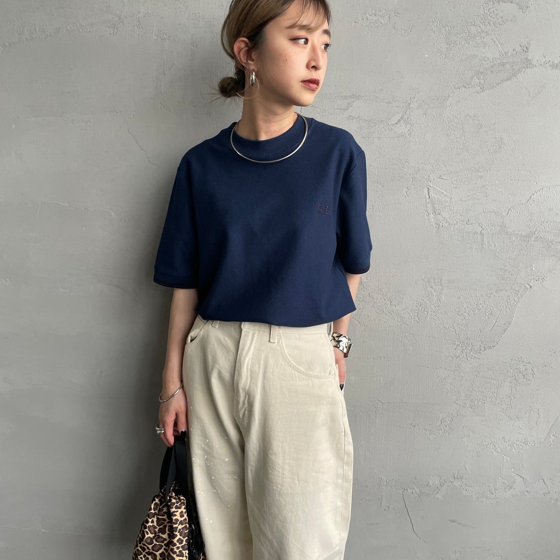 FRED PERRY [フレッドペリー] 袖ティップライン ワンポイント刺繍ロゴ 鹿の子Tシャツ [M4654] Y48 TENNIS &&モデル身長：150cm 着用サイズ：S&&