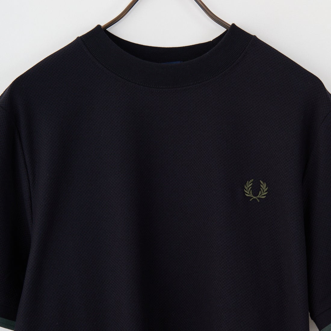 FRED PERRY [フレッドペリー] 袖ティップライン ワンポイント刺繍ロゴ