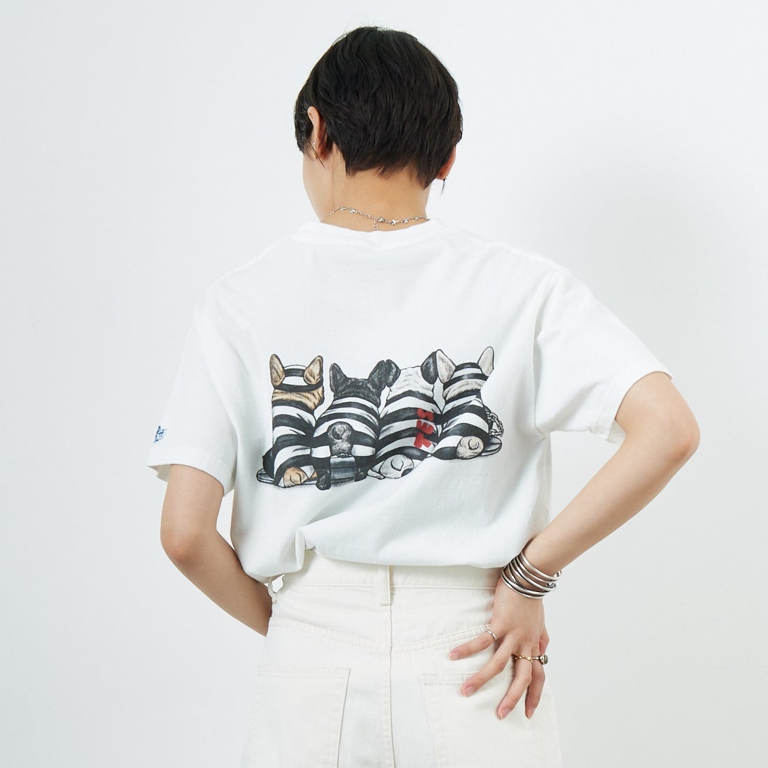 The Endless Summer [エンドレスサマー] 4BUHI ノートリアスプリズナーTシャツ [FH-25574343] 07 WHITE &&モデル身長：160cm 着用サイズ：S&&