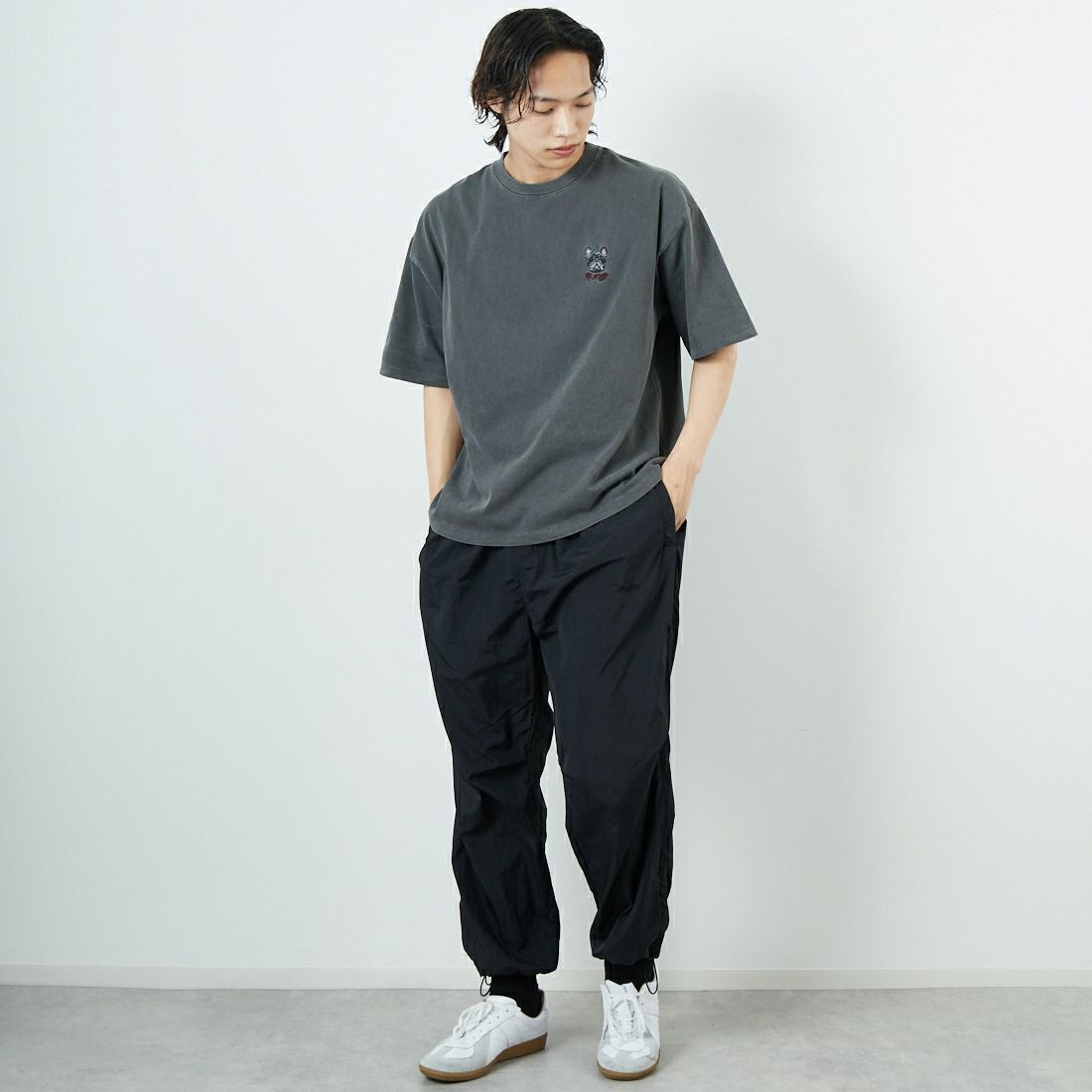 Jeans Factory Clothes [ジーンズファクトリークローズ] ピグメントドッグ刺繍Tシャツ [JFC-252-042] B CHR &&モデル身長：179cm 着用サイズ：M&&