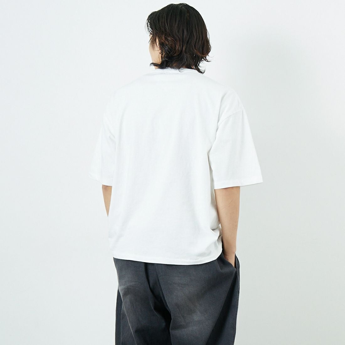 Jeans Factory Clothes [ジーンズファクトリークローズ] ピグメントスタッズTシャツ [JFC-252-043] A WHT &&モデル身長：179cm 着用サイズ：M&&