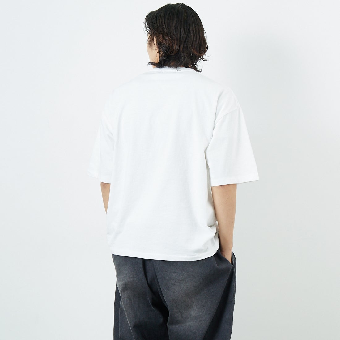 Jeans Factory Clothes [ジーンズファクトリークローズ] ピグメントスタッズTシャツ [JFC-252-043] A WHT &&モデル身長：179cm 着用サイズ：M&&