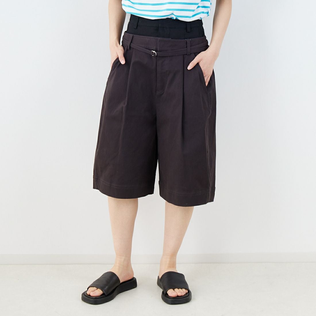 MAISON SPECIAL [メゾンスペシャル] 2WAYダブルウエストカーブハーフパンツ [21251465315] BLK &&モデル身長：160cm 着用サイズ：36&&