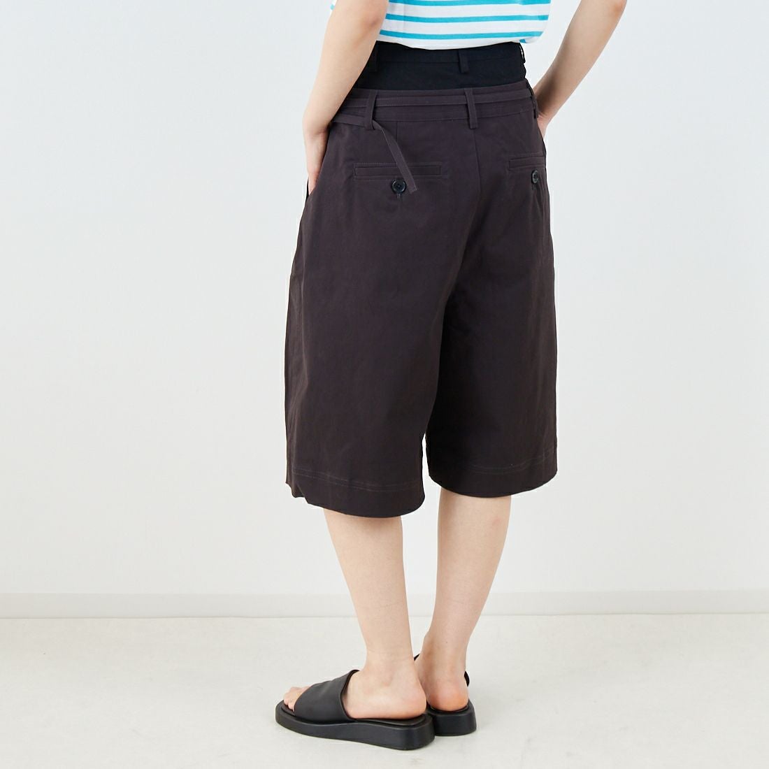 MAISON SPECIAL [メゾンスペシャル] 2WAYダブルウエストカーブハーフパンツ [21251465315] BLK &&モデル身長：160cm 着用サイズ：36&&