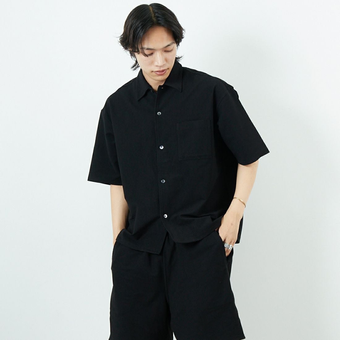 Jeans Factory Clothes [ジーンズファクトリークローズ] TECH WEAR クールリカバーシャツ [JFC-252-022] BLACK &&モデル身長：179cm 着用サイズ：L&&