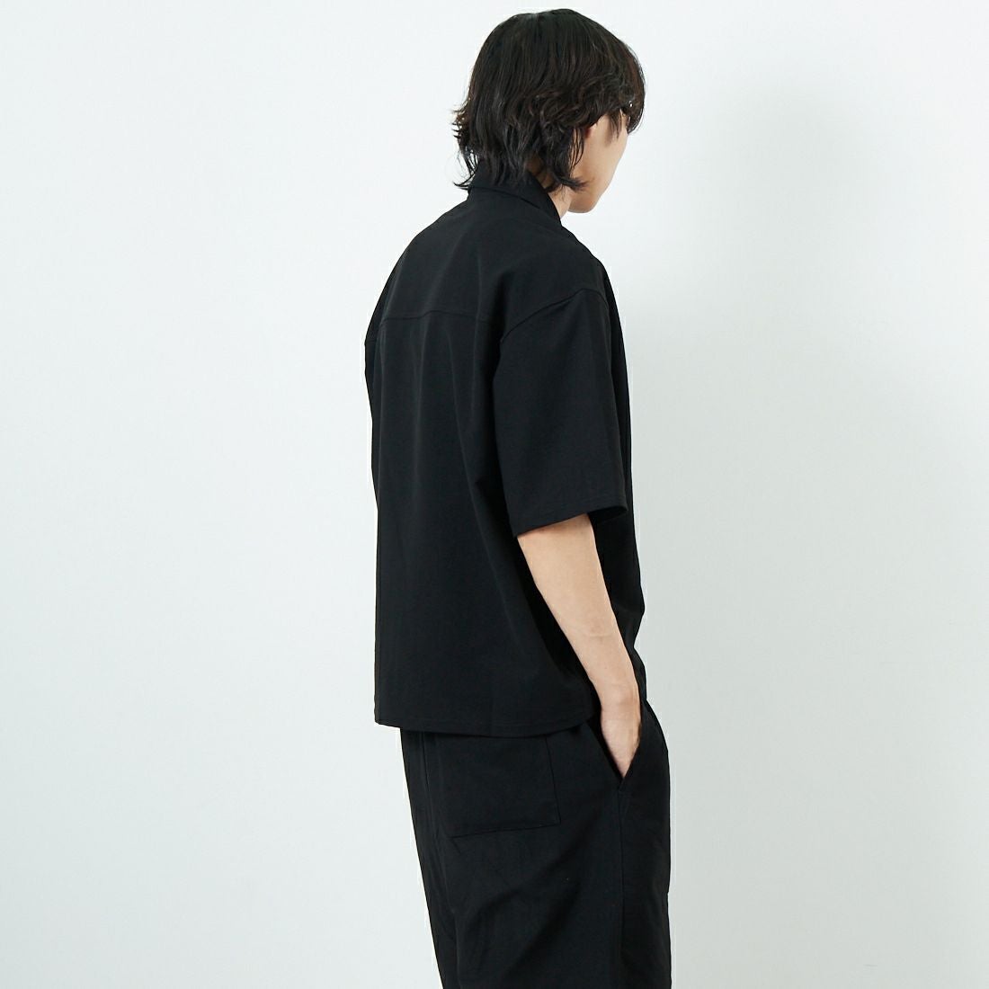 Jeans Factory Clothes [ジーンズファクトリークローズ] TECH WEAR クールリカバーシャツ [JFC-252-022] BLACK &&モデル身長：179cm 着用サイズ：L&&