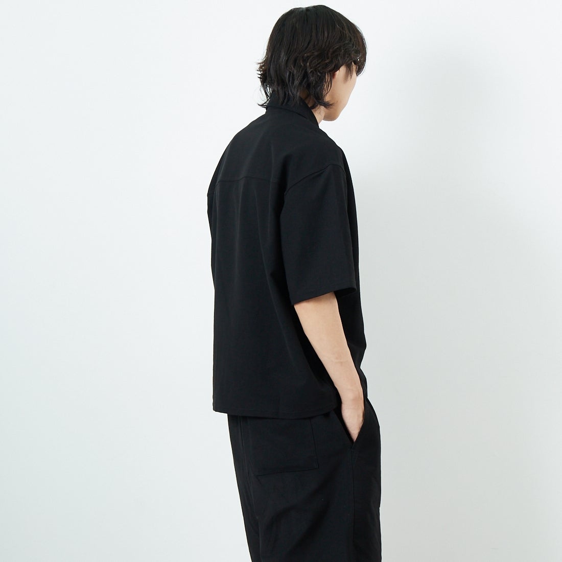 Jeans Factory Clothes [ジーンズファクトリークローズ] TECH WEAR クールリカバーシャツ [JFC-252-022] BLACK &&モデル身長：179cm 着用サイズ：L&&