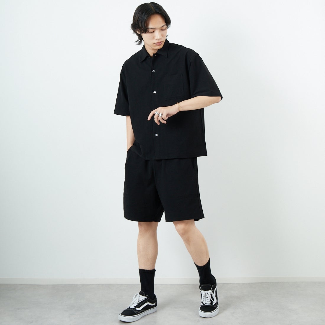 Jeans Factory Clothes [ジーンズファクトリークローズ] TECH WEAR クールリカバーシャツ [JFC-252-022] BLACK &&モデル身長：179cm 着用サイズ：L&&