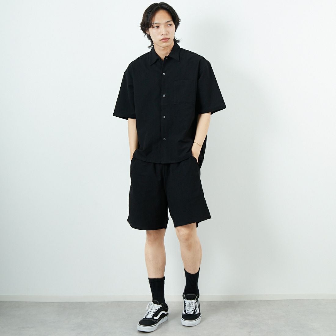 Jeans Factory Clothes [ジーンズファクトリークローズ] TECH WEAR クールリカバーシャツ [JFC-252-022] BLACK &&モデル身長：179cm 着用サイズ：L&&