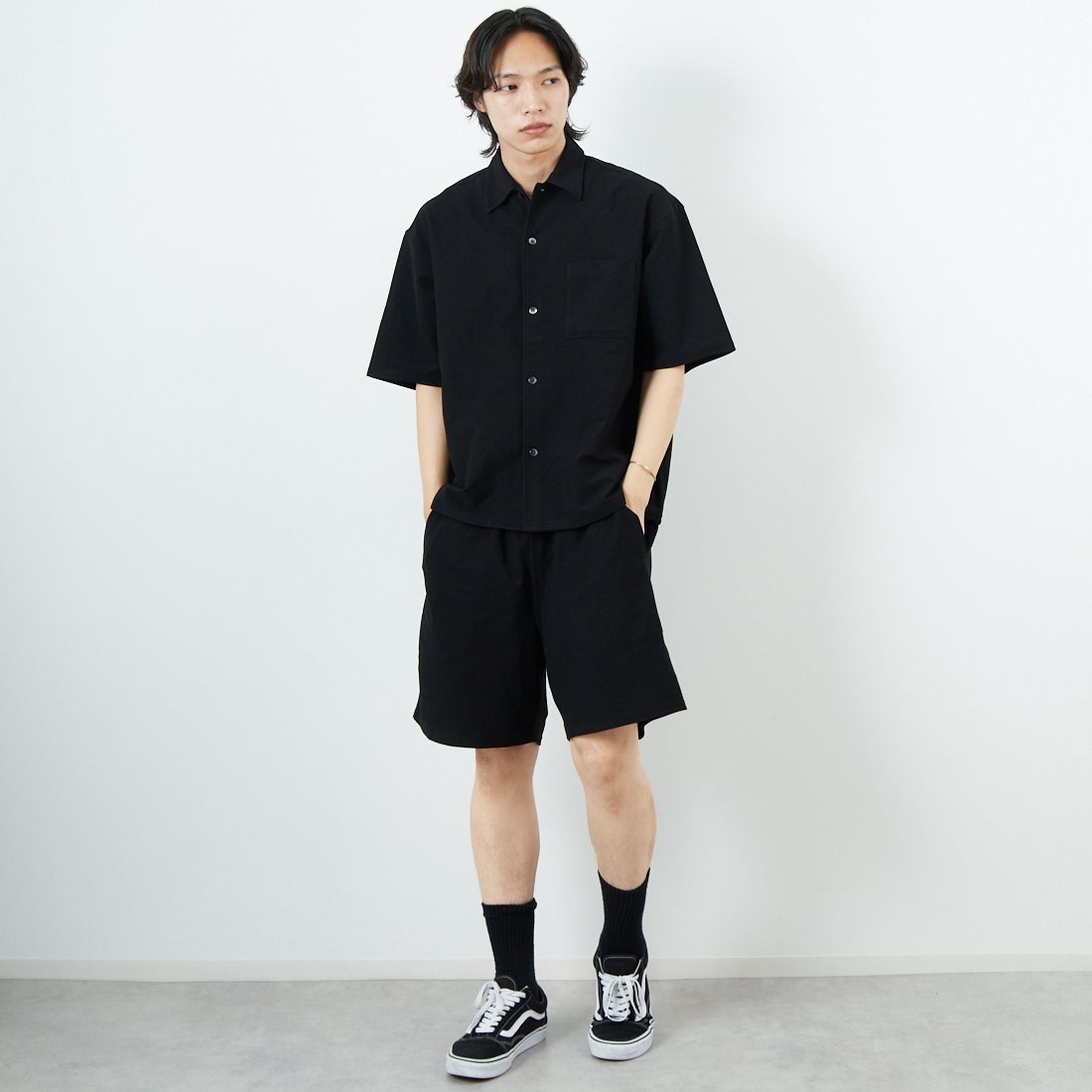 Jeans Factory Clothes [ジーンズファクトリークローズ] TECH WEAR クールリカバーシャツ [JFC-252-022] BLACK &&モデル身長：179cm 着用サイズ：L&&