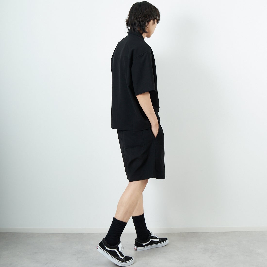 Jeans Factory Clothes [ジーンズファクトリークローズ] TECH WEAR クールリカバーシャツ [JFC-252-022] BLACK &&モデル身長：179cm 着用サイズ：L&&