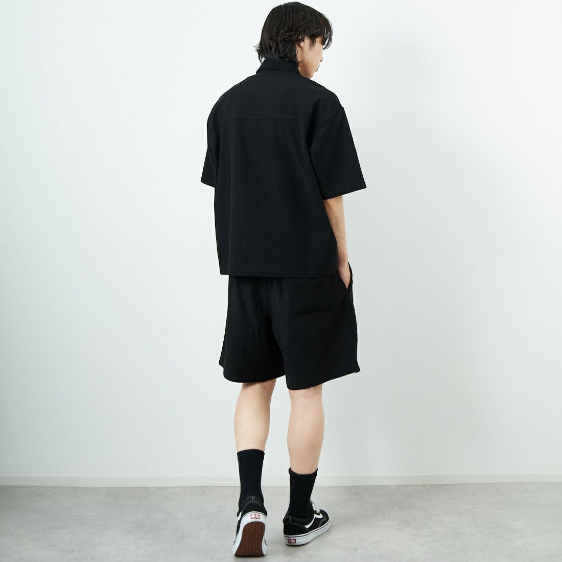 Jeans Factory Clothes [ジーンズファクトリークローズ] TECH WEAR クールリカバーシャツ [JFC-252-022] BLACK &&モデル身長：179cm 着用サイズ：L&&