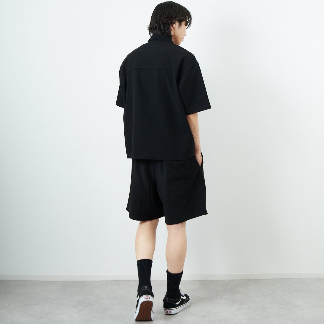 Jeans Factory Clothes [ジーンズファクトリークローズ] TECH WEAR クールリカバーシャツ [JFC-252-022] BLACK &&モデル身長：179cm 着用サイズ：L&&