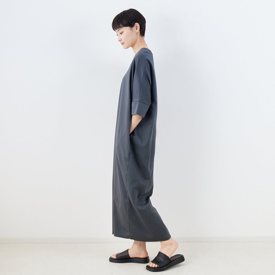 MICA&DEAL [マイカアンドディール] コクーンワンピース [0125204160] GRAY &&モデル身長：160cm 着用サイズ：F&&