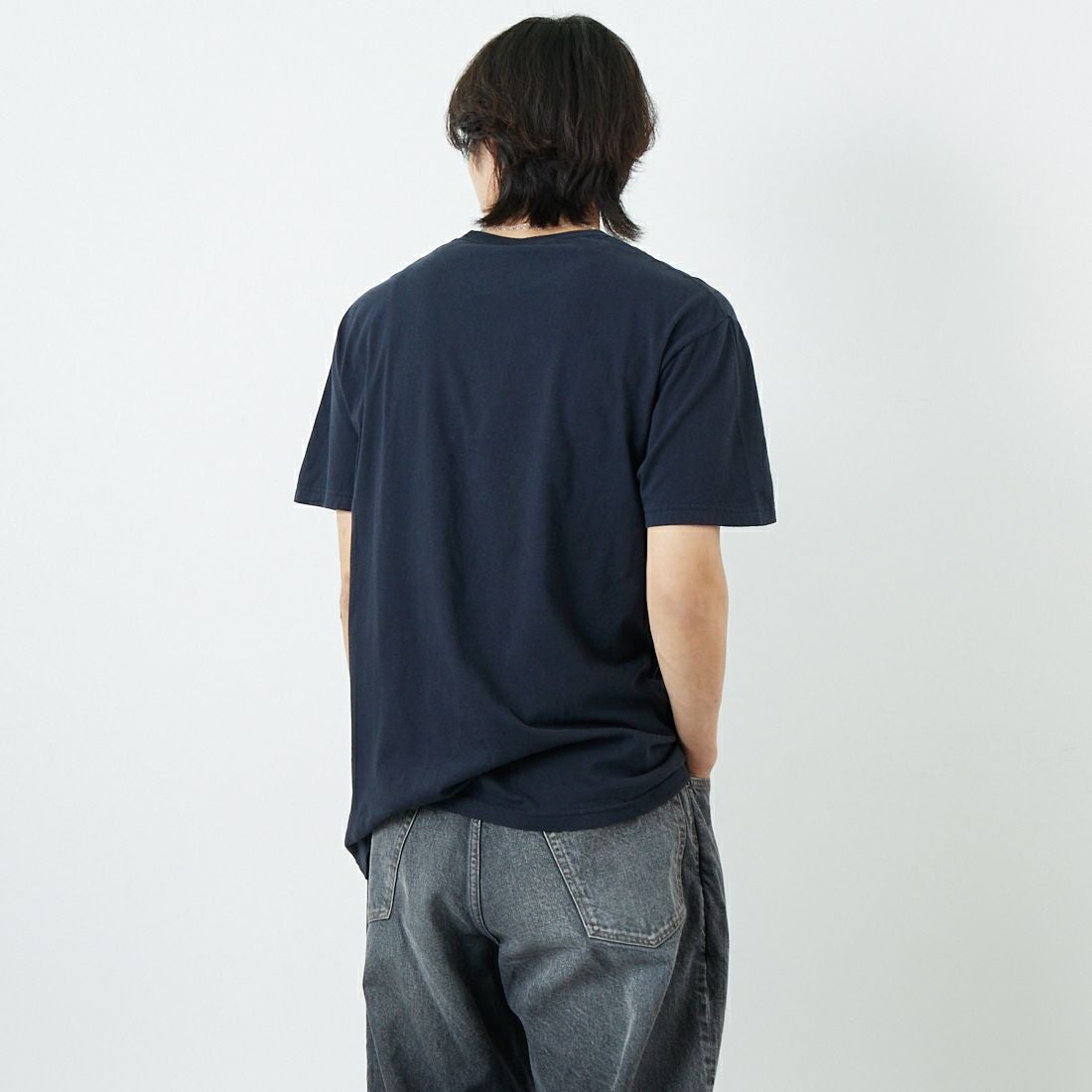 THRIFTY LOOK [スリフティールック] oasis ショートスリーブTシャツ [TL22S016-B] BLACK &&モデル身長：179cm 着用サイズ：L&&