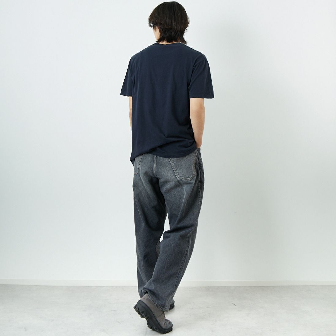 THRIFTY LOOK [スリフティールック] oasis ショートスリーブTシャツ [TL22S016-B] BLACK &&モデル身長：179cm 着用サイズ：L&&