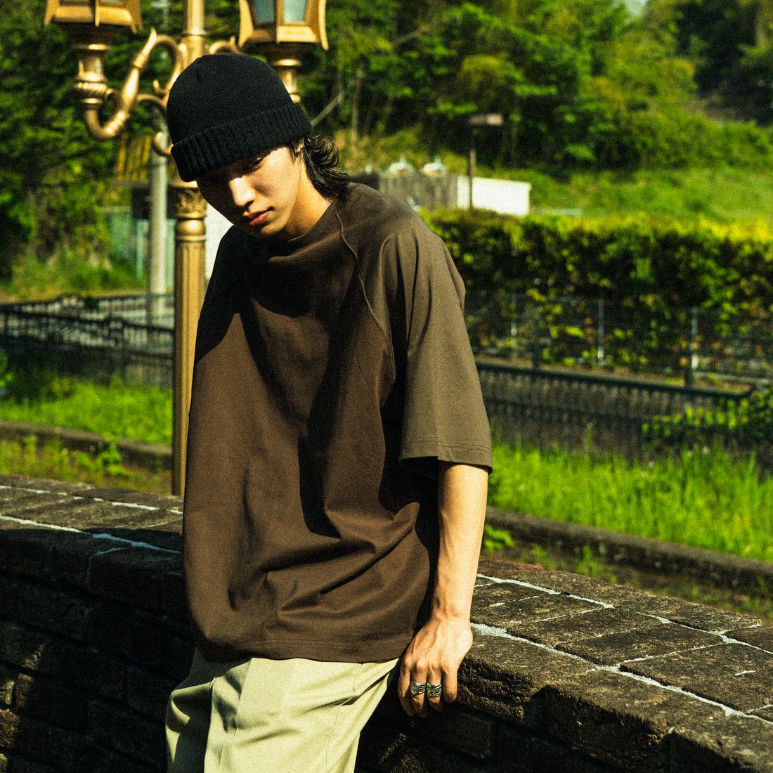 Name. [ネーム] 別注 ラグランビッグTシャツ [NMCU-JF-02] BROWN/KHAK &&モデル身長：179cm 着用サイズ：0&&