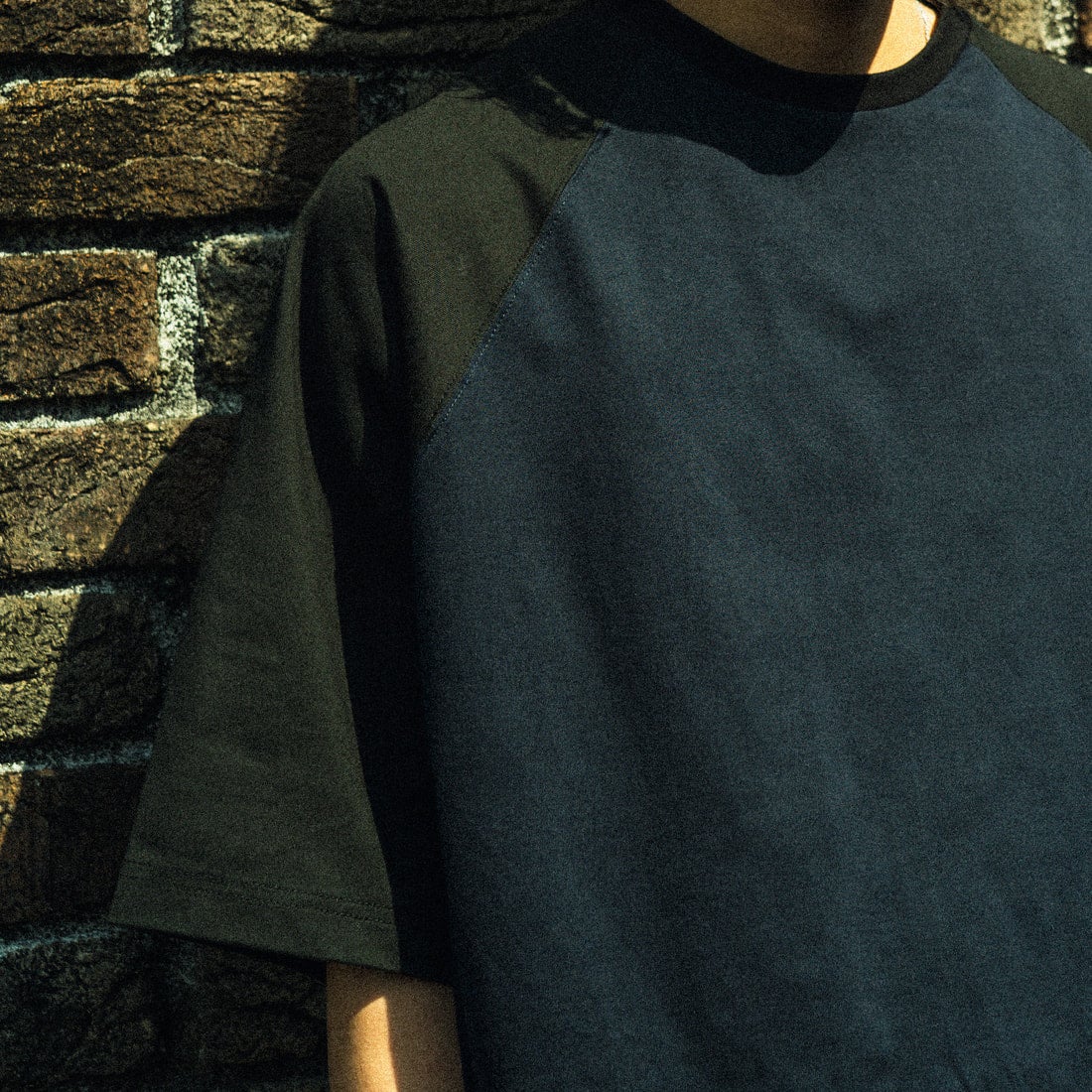 Name. [ネーム] 別注 ラグランビッグTシャツ [NMCU-JF-02] NAVY/BLACK