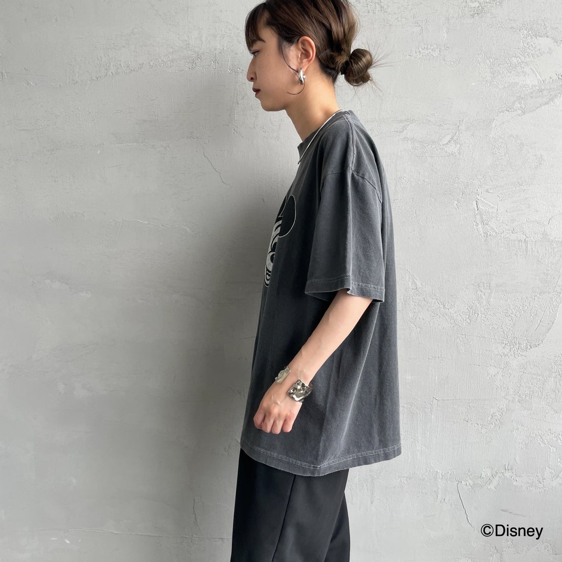 GOOD ROCK SPEED [グッドロックスピード] 別注 / MICKEY MOUSE / プリントTシャツ [INTN-040-JF] CHARCOAL &&モデル身長：150cm 着用サイズ：M&&