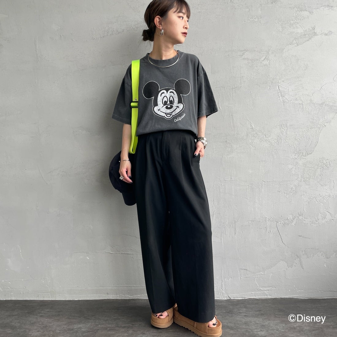 GOOD ROCK SPEED [グッドロックスピード] 別注 / MICKEY MOUSE / プリントTシャツ [INTN-040-JF] CHARCOAL &&モデル身長：150cm 着用サイズ：M&&