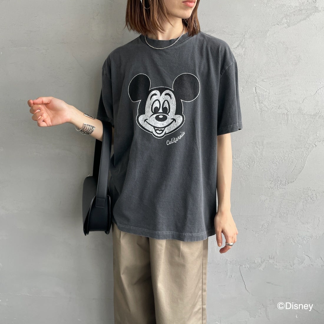 GOOD ROCK SPEED [グッドロックスピード] 別注 / MICKEY MOUSE / プリントTシャツ [INTN-040-JF] CHARCOAL &&モデル身長：158cm 着用サイズ：M&&